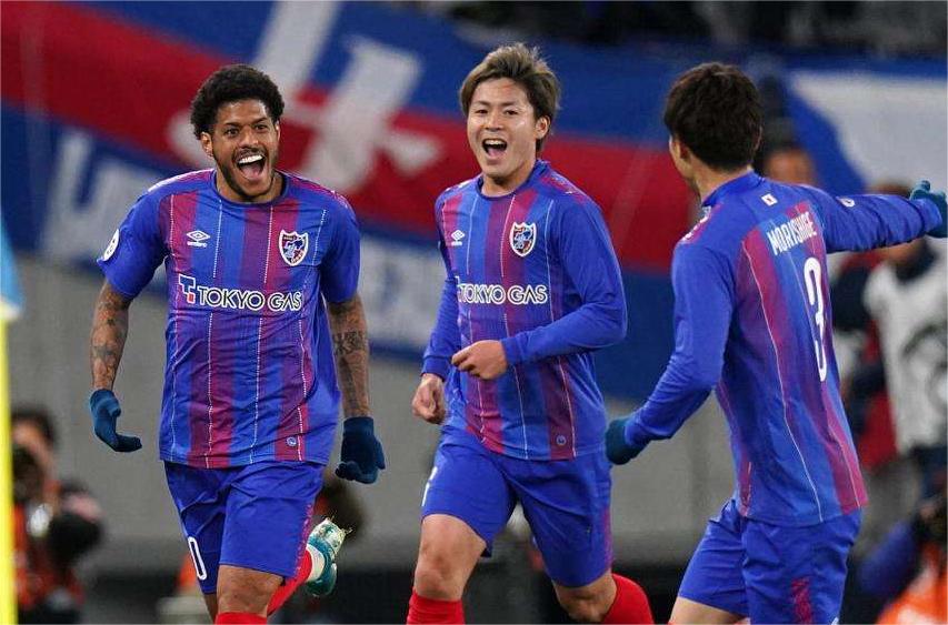 日本足球传奇：东京FC与浦和红钻的辉煌历程